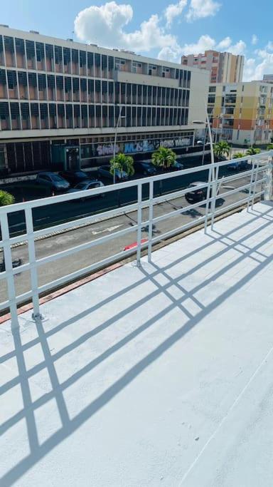 Le Sunshine - Au Coeur Du Centre Ville De Pointe- A- Pitre - Proche De Tout Avec Sa Grande Terrasse Ensoleillee ภายนอก รูปภาพ